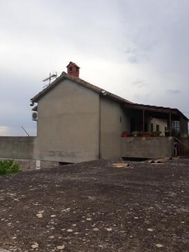 Apartment with terrace Mirca, Central Dalmatia