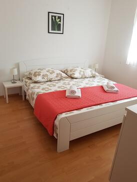 Apartmány s parkovištěm Kaštel Gomilica, Kaštela - 15696