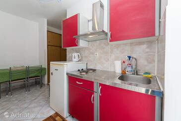Apartamentos junto al mar Brist, Makarska - 15714