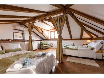 Apartments with WiFi Vrbnik, Krk - 15721