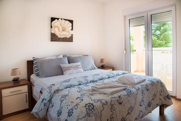 Appartamenti con piscina per famiglie Vinkuran, Pola - Pula - 15736