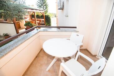 Appartamenti con piscina per famiglie Vinkuran, Pola - Pula - 15736