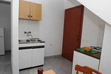 Apartamentos con parking Podaca, Makarska - 15748