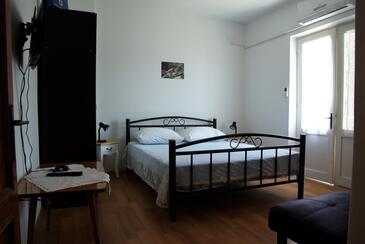 Apartments by the sea Biograd na Moru, Biograd - 15770