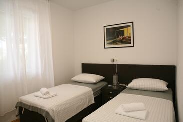 Ferienwohnungen mit Pool für Familien Kastel Luksic, Kastela - 15773