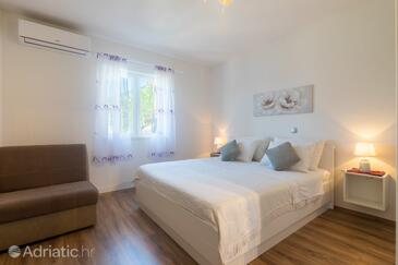 Apartments with parking space Ivan Dolac, Hvar - 15784