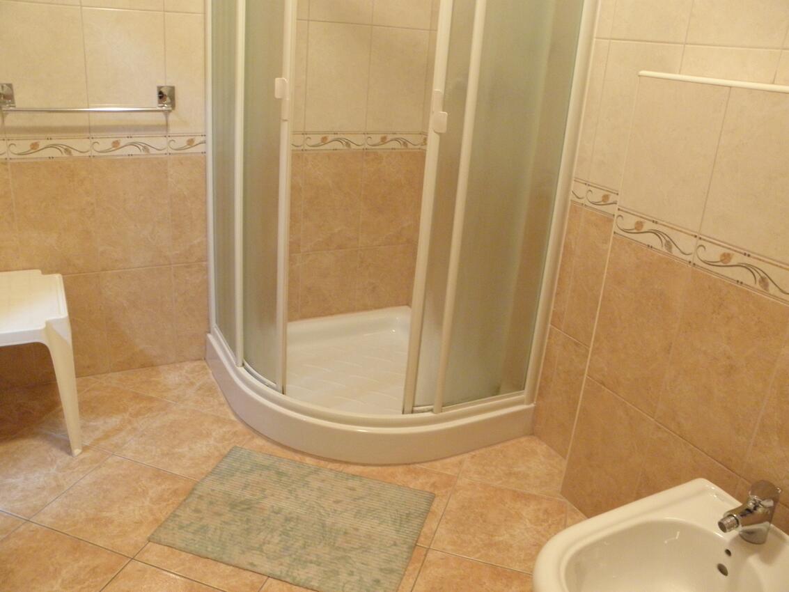 A-15794-a - Alloggi privati - Appartamenti accanto al mare Palit, Arbe - Rab