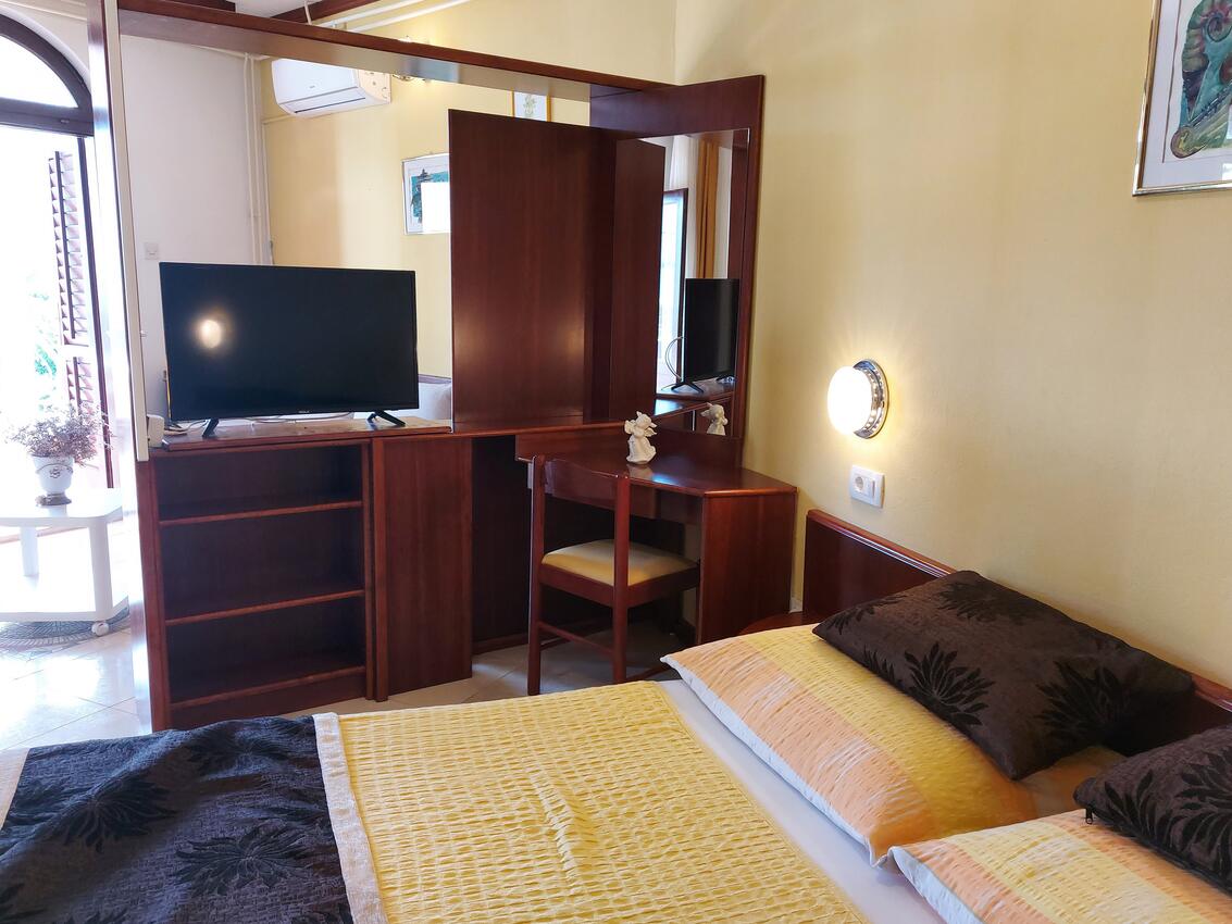 A-15794-a - Alloggi privati - Appartamenti accanto al mare Palit, Arbe - Rab