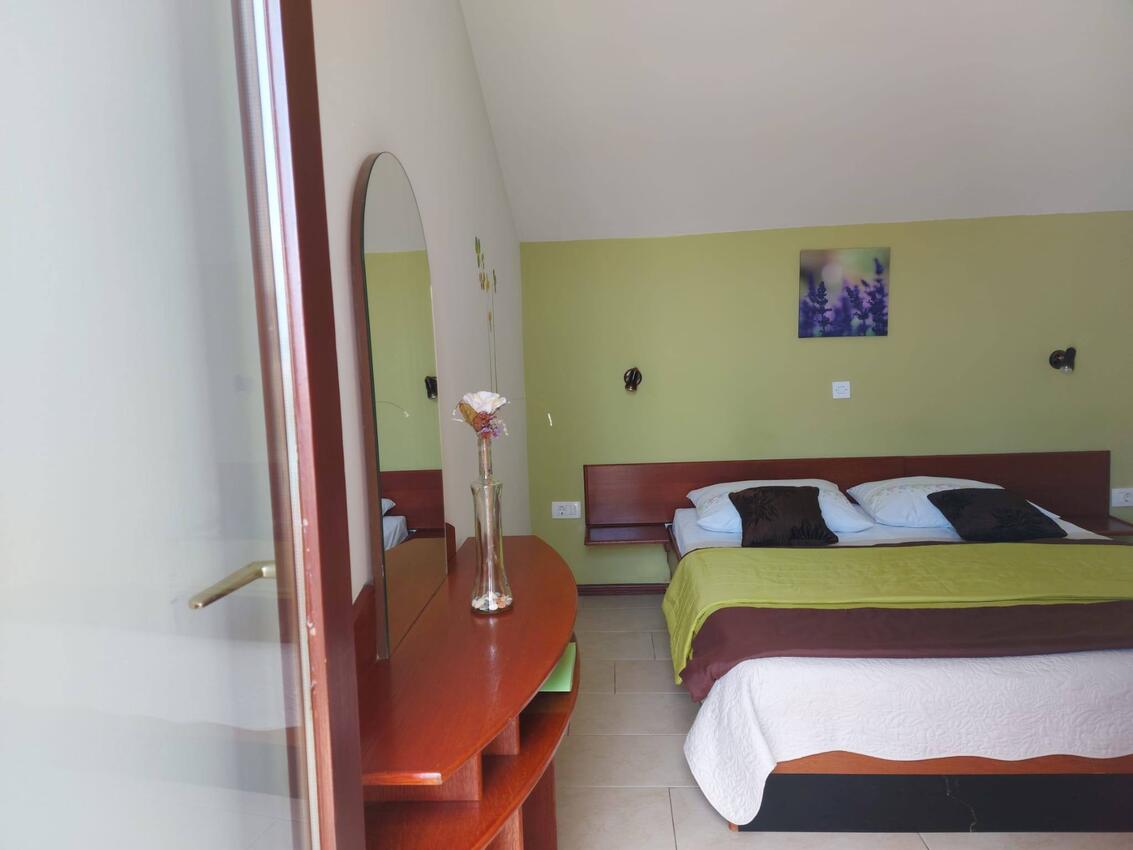 A-15794-b - Alloggi privati - Appartamenti accanto al mare Palit, Arbe - Rab