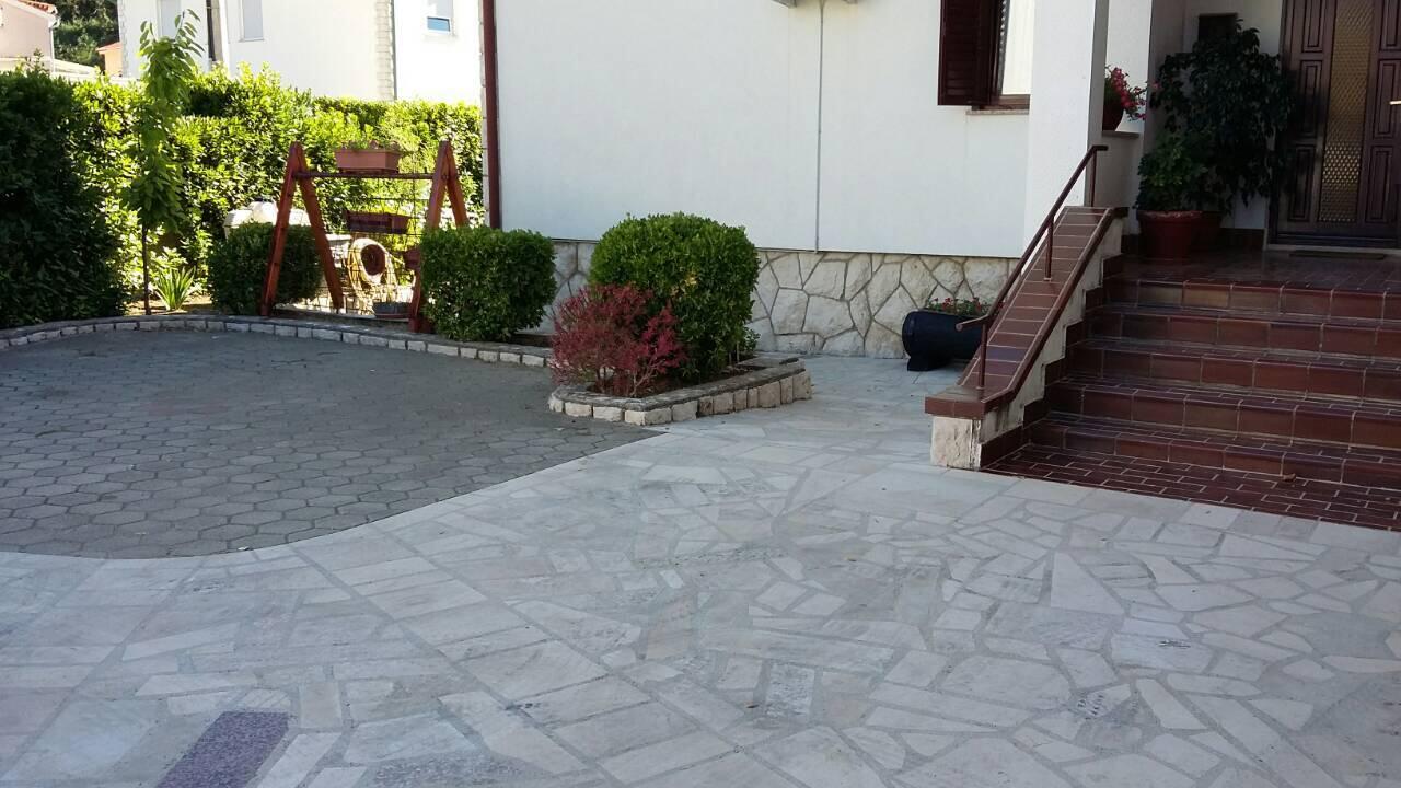Parcheggio - Appartamenti accanto al mare Palit, Arbe - Rab