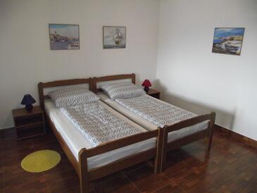 Apartments with parking space Novi Vinodolski - 15823