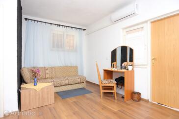 Leiligheter med parkering Okrug Donji, Ciovo - 15848