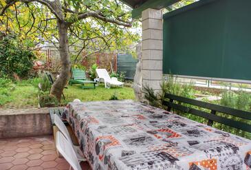 Apartments with parking space Rogoznica - 15876