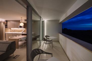 Lejligheder med pool egnet til familier med børn Novalja, Pag - 15882