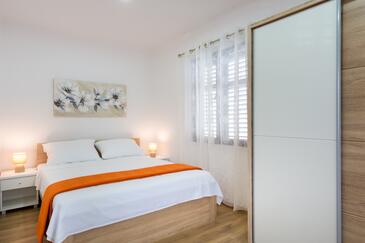 One bedroom apartment Kaštel Stari, Kaštela (A-15894-a)