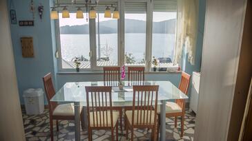 Apartmány s terasou Tisno, Severní Dalmácie