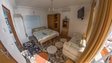Apartmány s terasou Tisno, Severní Dalmácie