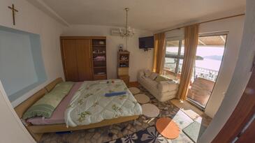 Apartmány s terasou Tisno, Severní Dalmácie