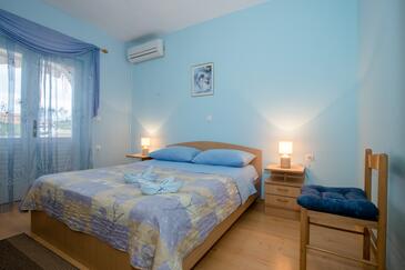 Apartments with parking space Mundanije, Rab - 15900