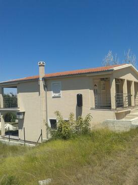 Ferienwohnungen Mit Parkplatz Rtina - Stosici, Zadar - 15921 - Vrsi