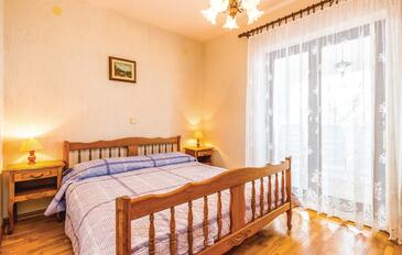 Apartments with parking space Novi Vinodolski - 15946