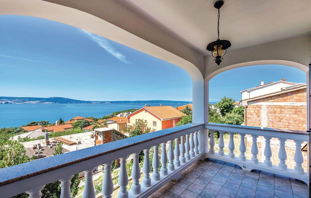 Apartamente cu parcare Novi Vinodolski - 15946