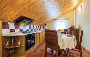 Apartments with parking space Novi Vinodolski - 15946