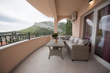 Apartamentos con piscina adecuados para familias con niños Klis, Split - 16005