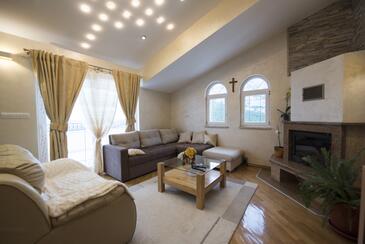 Family-friendly apartments with swimming pool Klis, Split - 16005