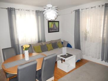 Apartmani uz more Postira, Brač - 16092