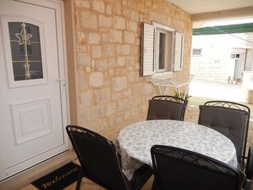 Apartmani uz more Postira, Brač - 16092