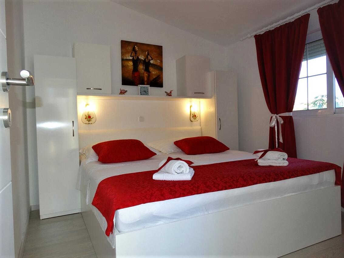 Apartments by the sea Pag - 16100