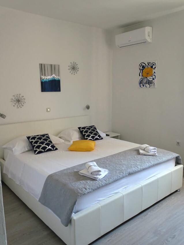 Apartments by the sea Pag - 16100
