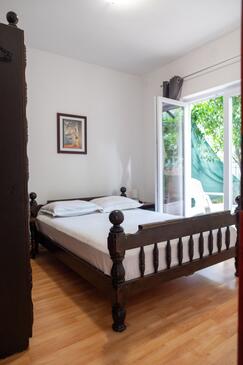 Apartments by the sea Arbanija, Čiovo - 16117