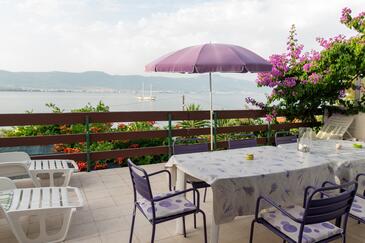 Apartments by the sea Arbanija, Čiovo - 16117