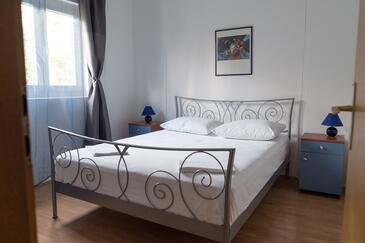 Apartments by the sea Arbanija, Čiovo - 16117