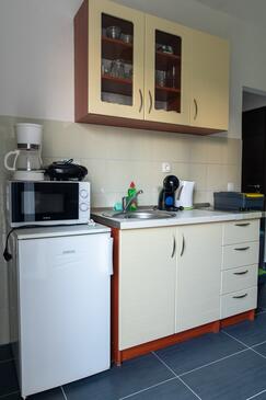 Apartments by the sea Arbanija, Čiovo - 16117