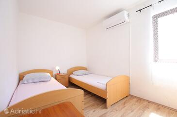 Apartments by the sea Slatine, Čiovo - 16131