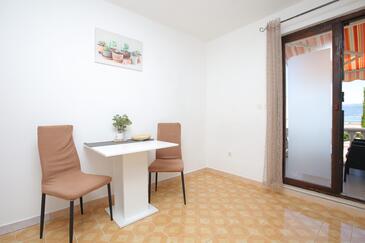 Slatine, Eetkamer in accommodatietype apartment, huisdieren toegestaan en WiFi.