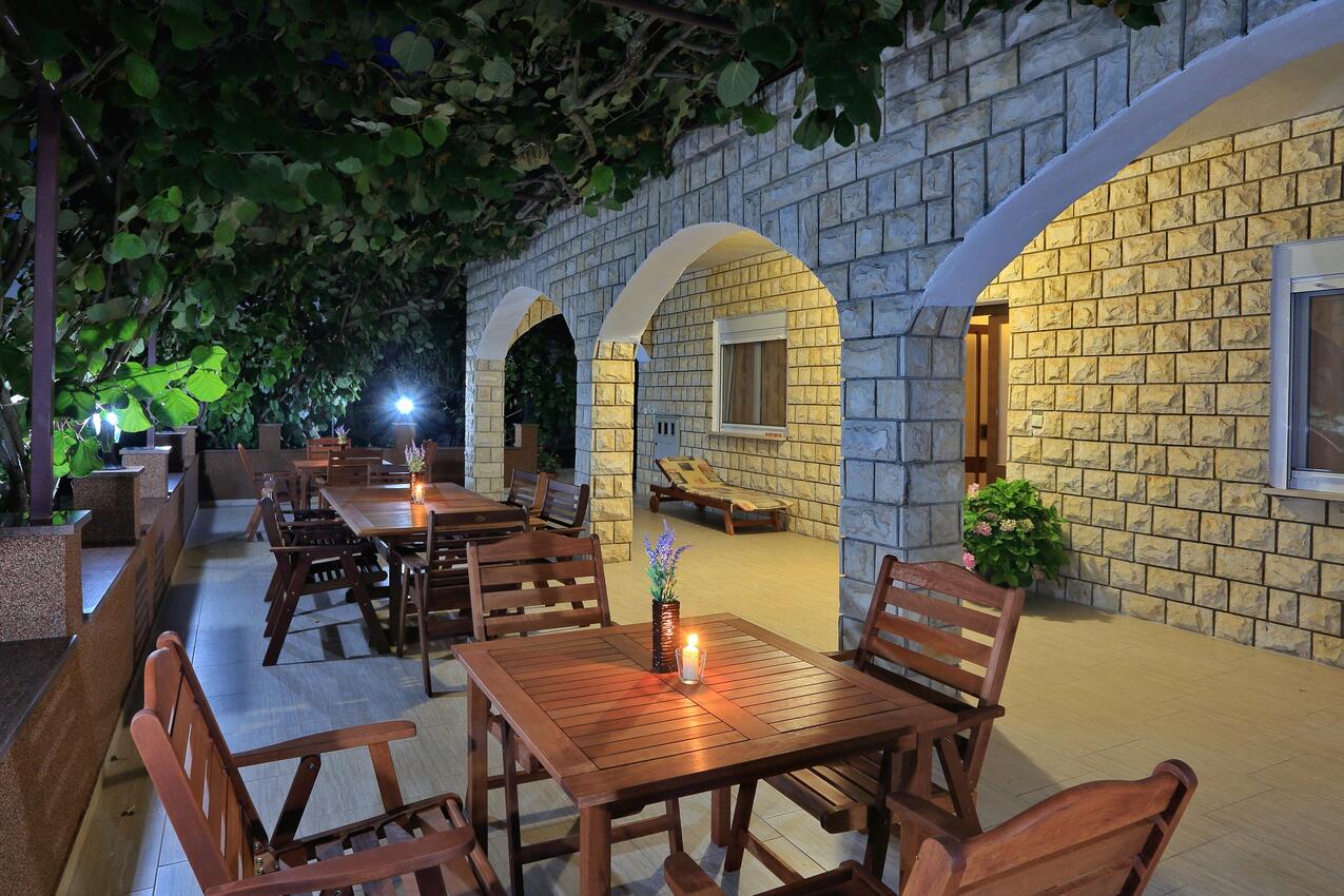 Apartments with parking space Bibinje, Zadar - 16155