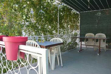 Apartments and rooms by the sea Podaca, Makarska - 16160