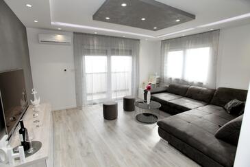 Rodinné apartmány s bazénem Kaštel Kambelovac, Kaštela - 16162