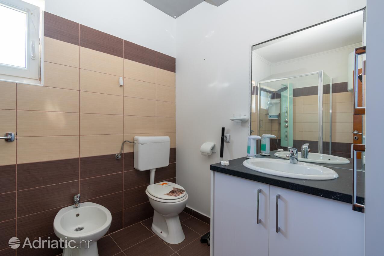 A-16188-a - Private accommodation - Apartments with a parking space Bibinje, Zadar