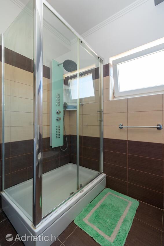 A-16188-a - Private accommodation - Apartments with a parking space Bibinje, Zadar