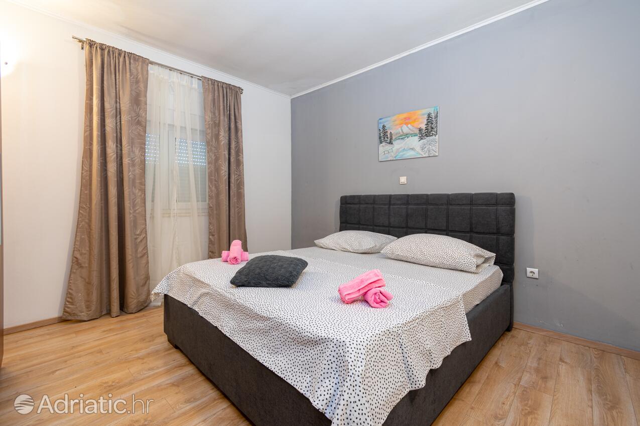 A-16188-a - Private accommodation - Apartments with a parking space Bibinje, Zadar