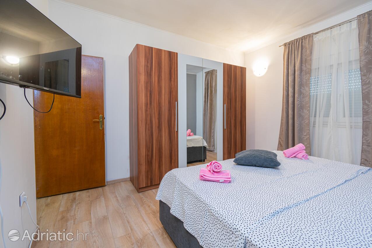 A-16188-a - Private accommodation - Apartments with a parking space Bibinje, Zadar