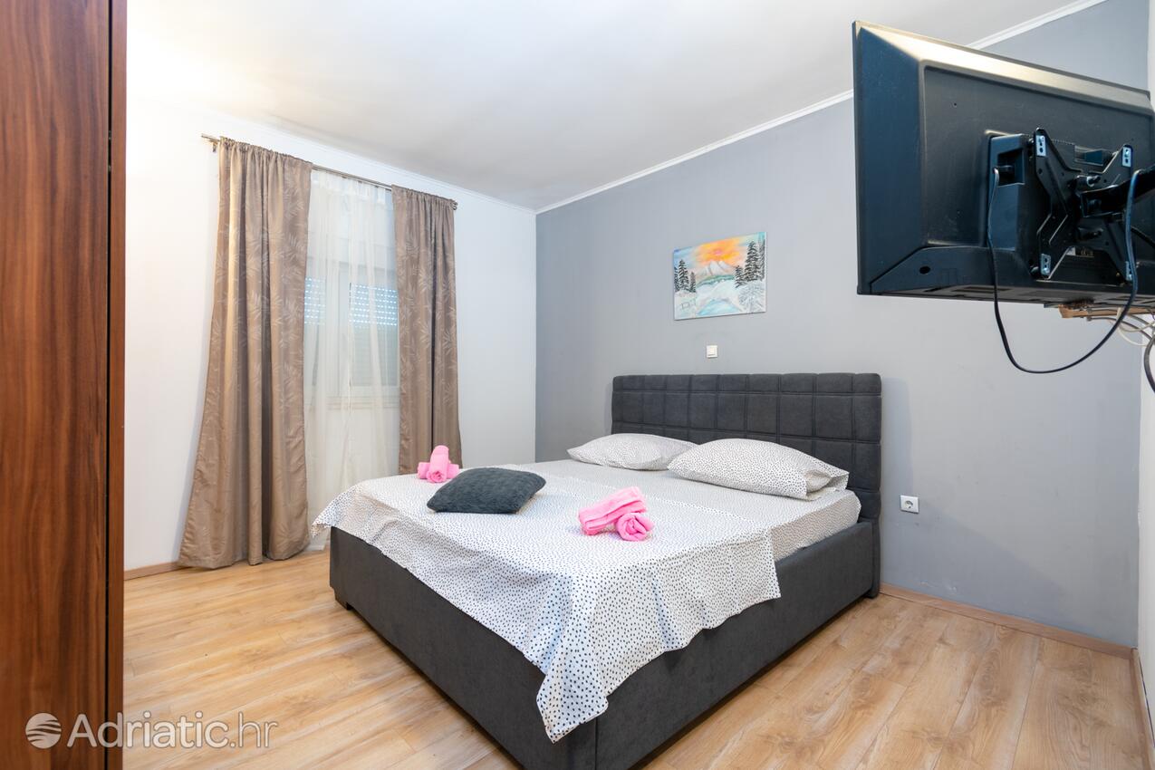 A-16188-a - Private accommodation - Apartments with a parking space Bibinje, Zadar
