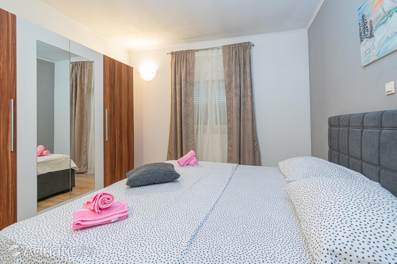A-16188-a - Private accommodation - Apartments with a parking space Bibinje, Zadar
