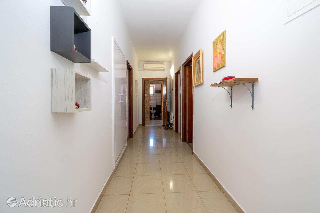 A-16188-a - Private accommodation - Apartments with a parking space Bibinje, Zadar