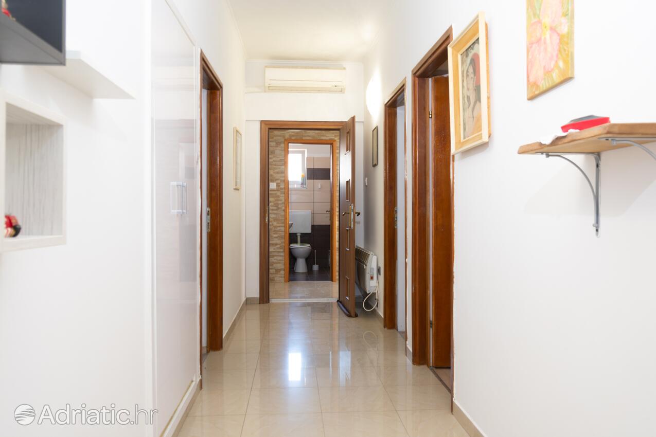 A-16188-a - Private accommodation - Apartments with a parking space Bibinje, Zadar